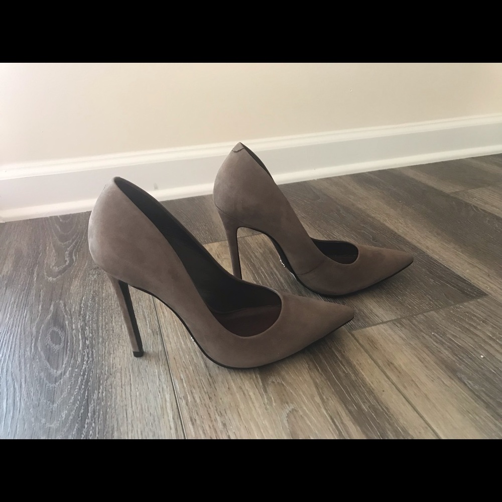 Pumps - Picture 2 of 5